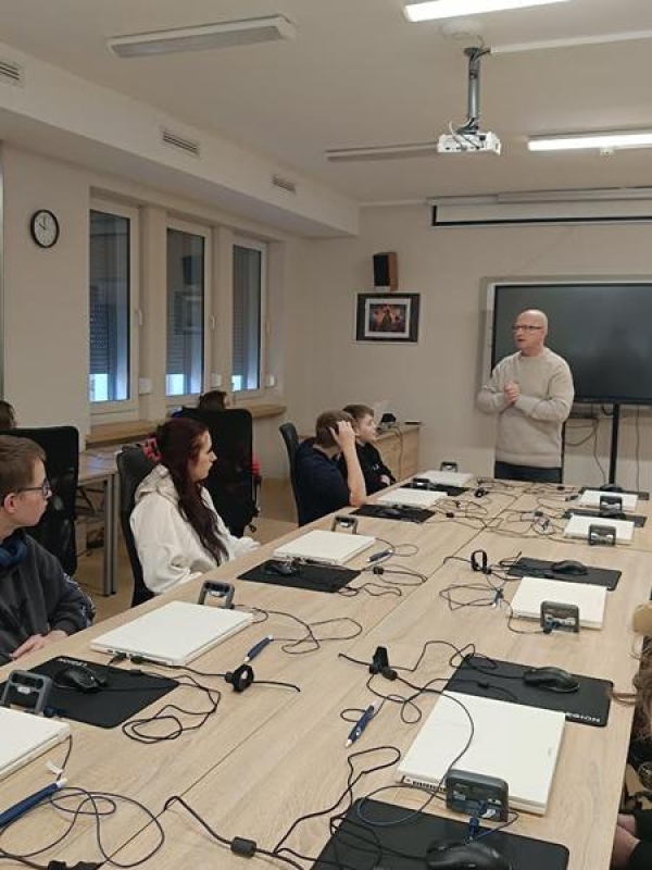 Nauka w wymiarze 3D – zajęcia z technologią zSpace